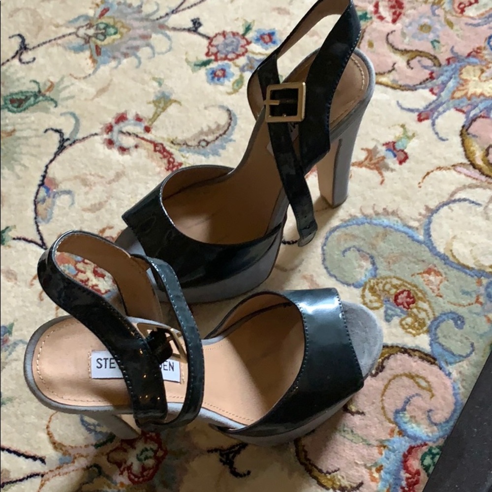 Sale❗️Blue Suede Heels